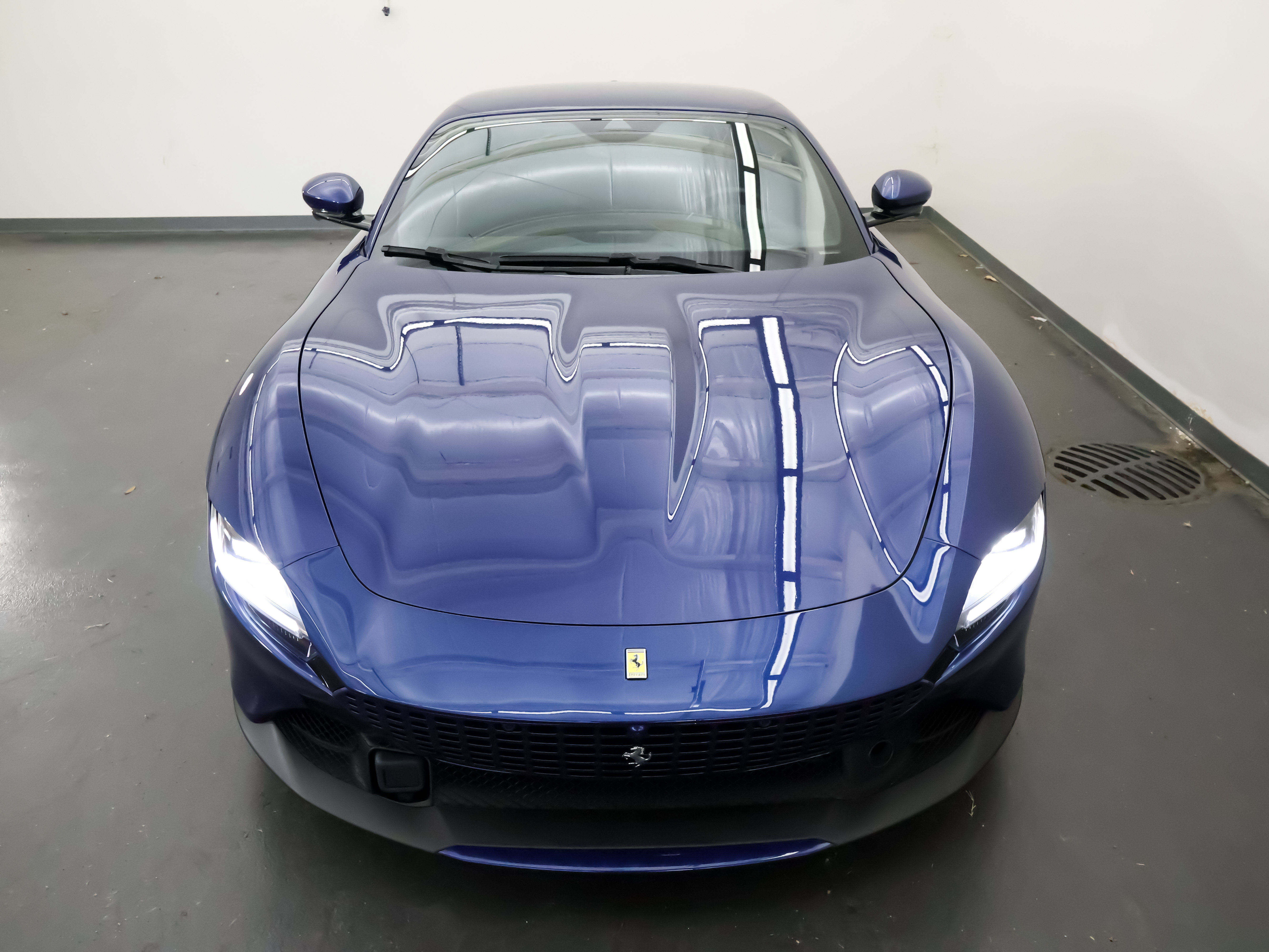 Used 2021 Ferrari Roma RWD image 8