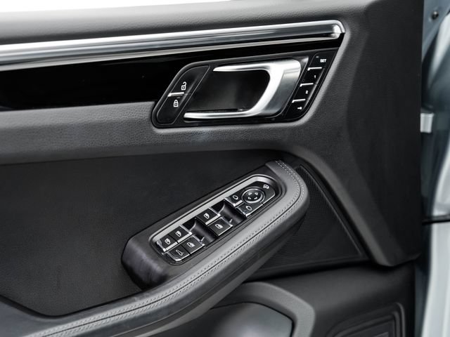 Certified 2022 Porsche Macan S AWD/4WD image 10
