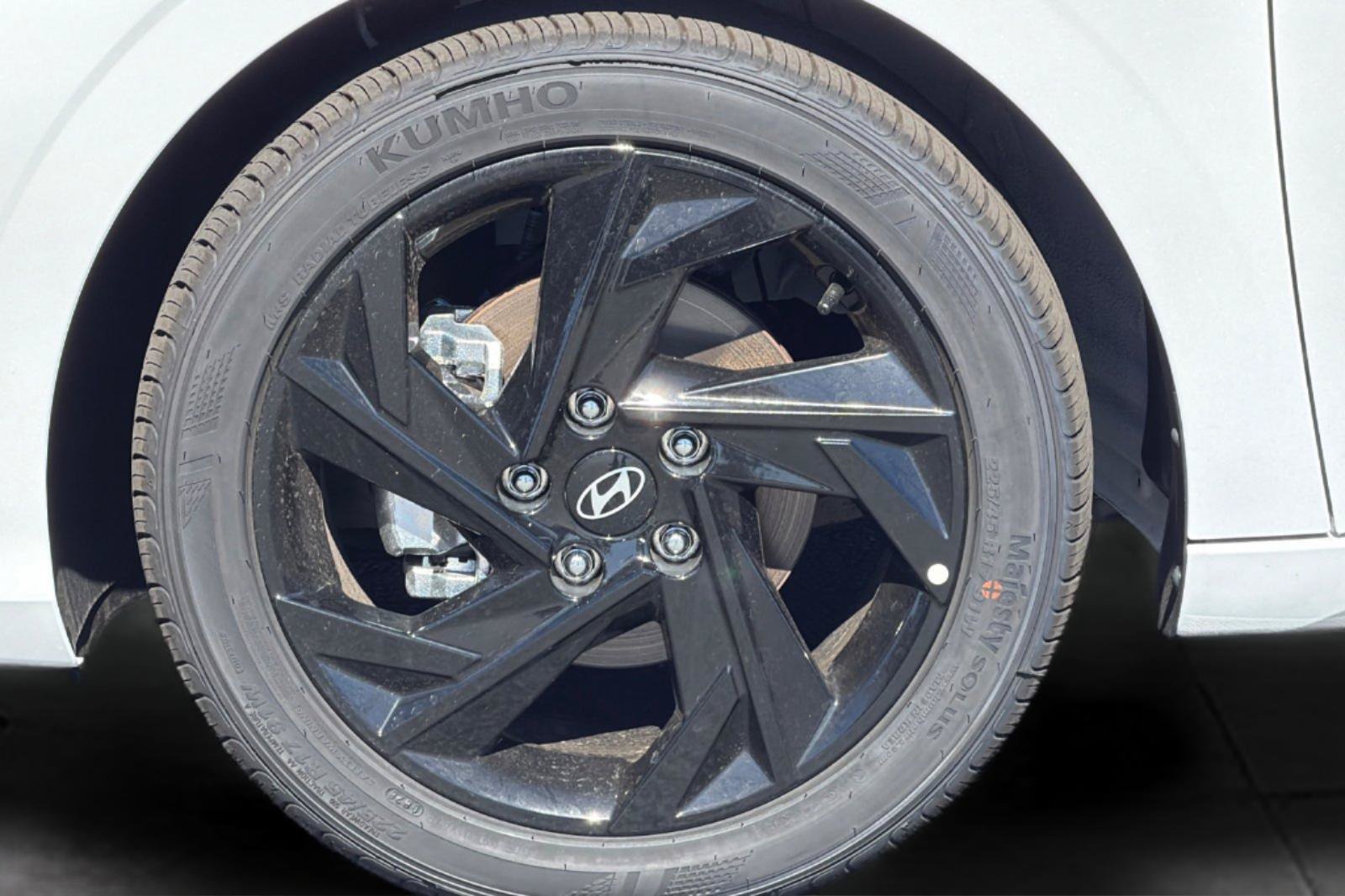 New 2026 Hyundai Elantra Sport FWD image 25
