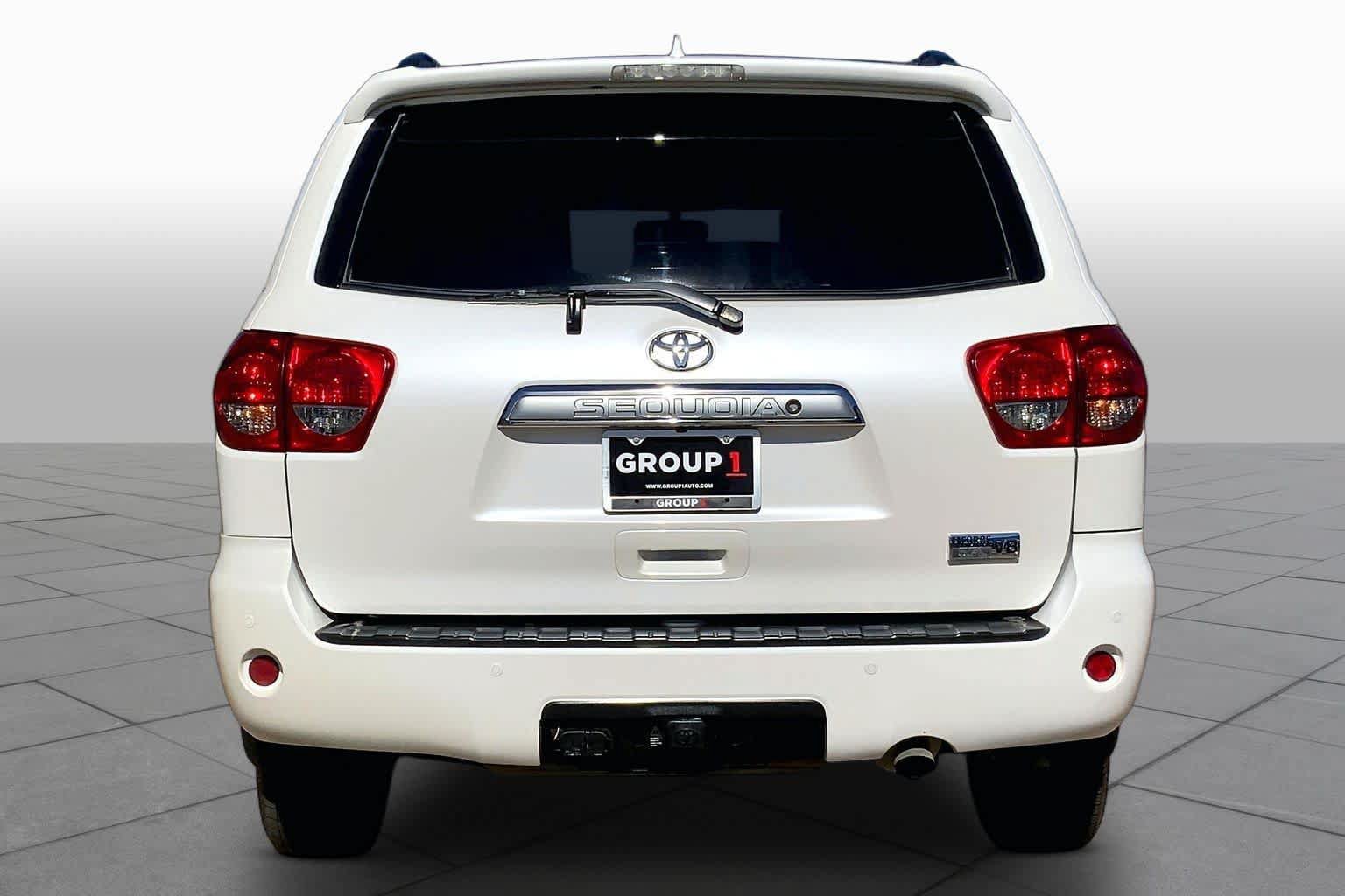 Used 2017 Toyota Sequoia Platinum RWD image 5