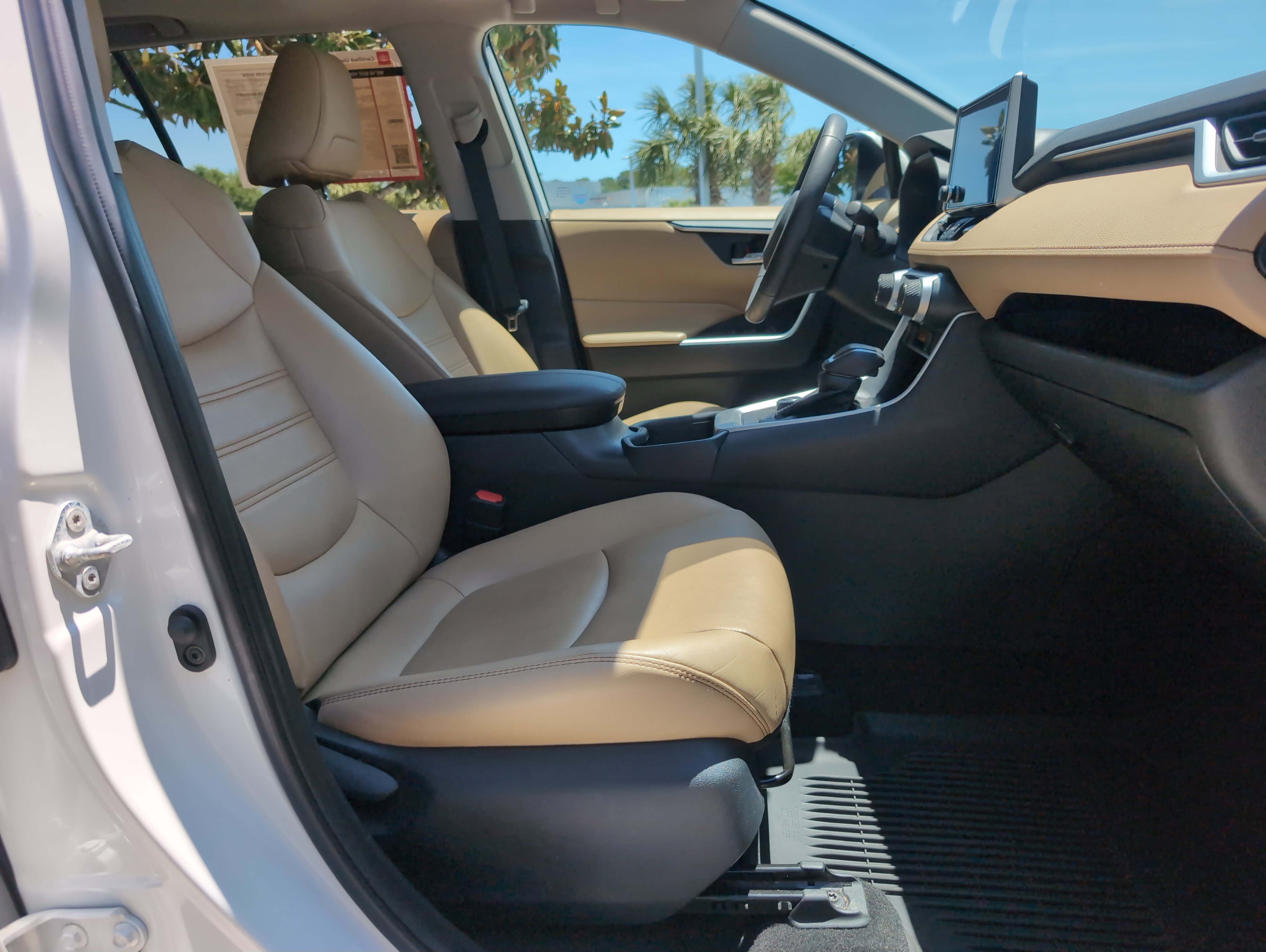 Certified 2023 Toyota RAV4 XLE Premium AWD/4WD image 33