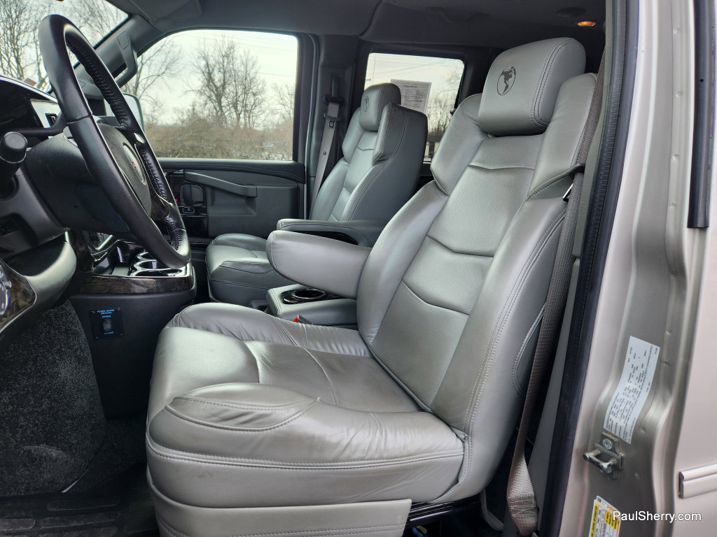 Used 2022 GMC Savana 2500 w/ Enhanced Convenience Package image 41