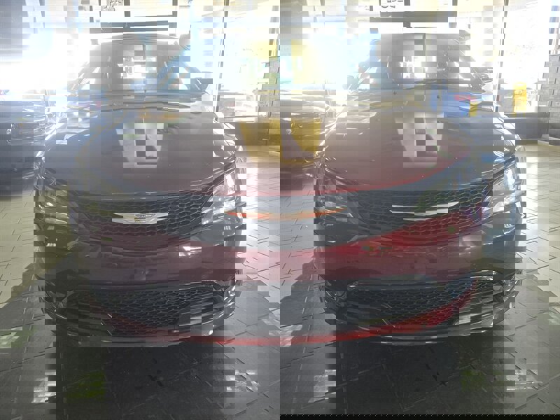 Used 2016 Chrysler 200 S w/ Comfort Group image 2