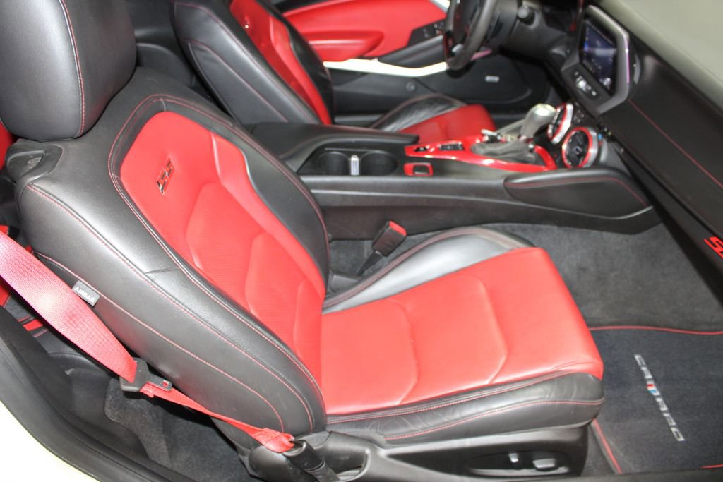 Used 2021 Chevrolet Camaro SS RWD image 22