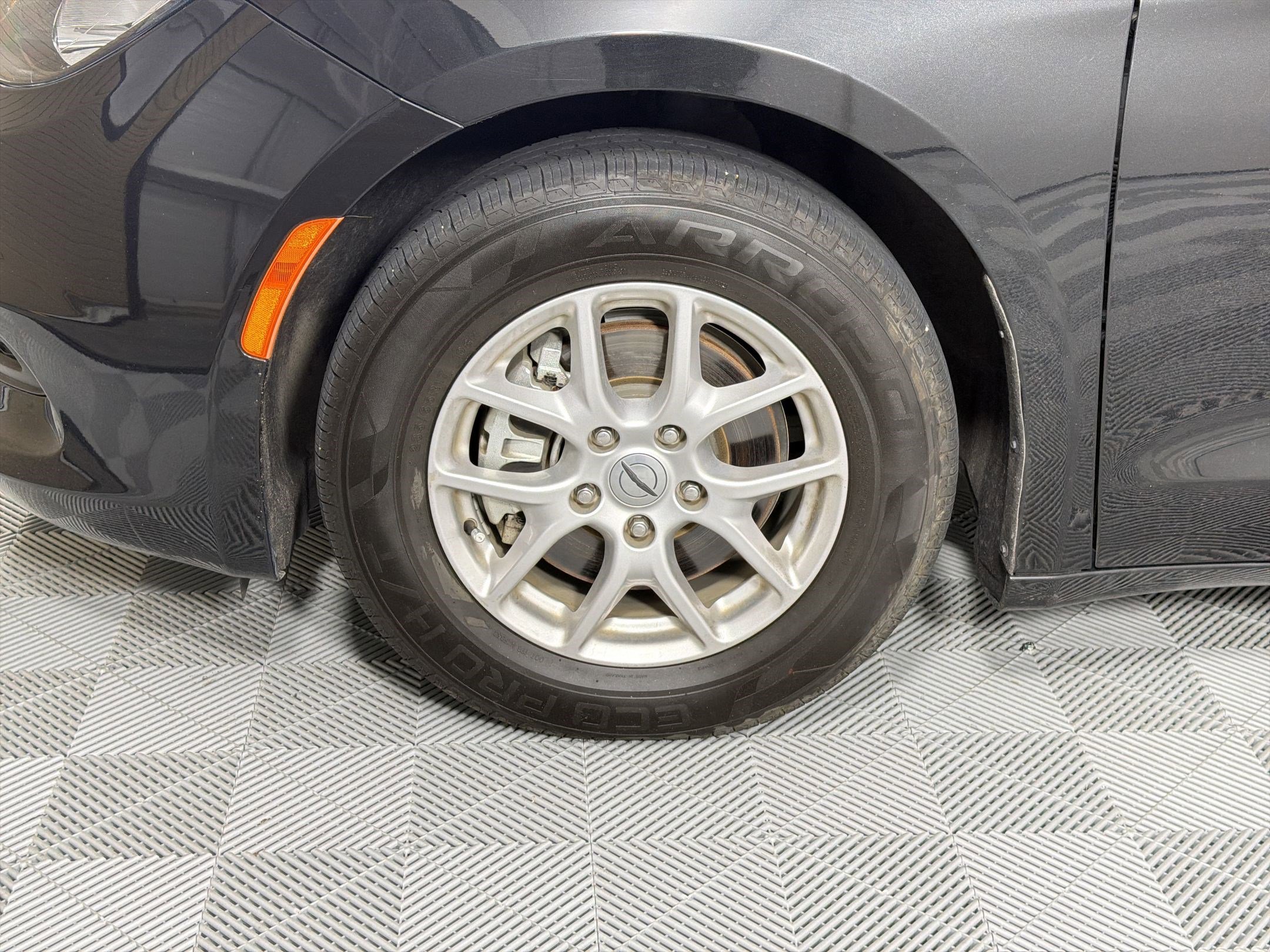 Used 2023 Chrysler Voyager LX image 12