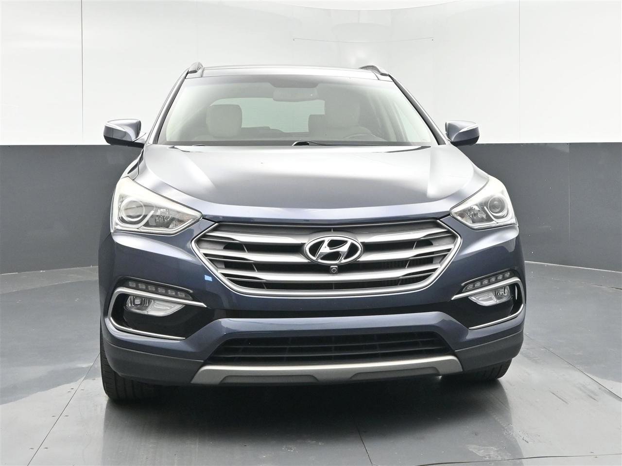 Used 2018 Hyundai Santa Fe Sport image 2