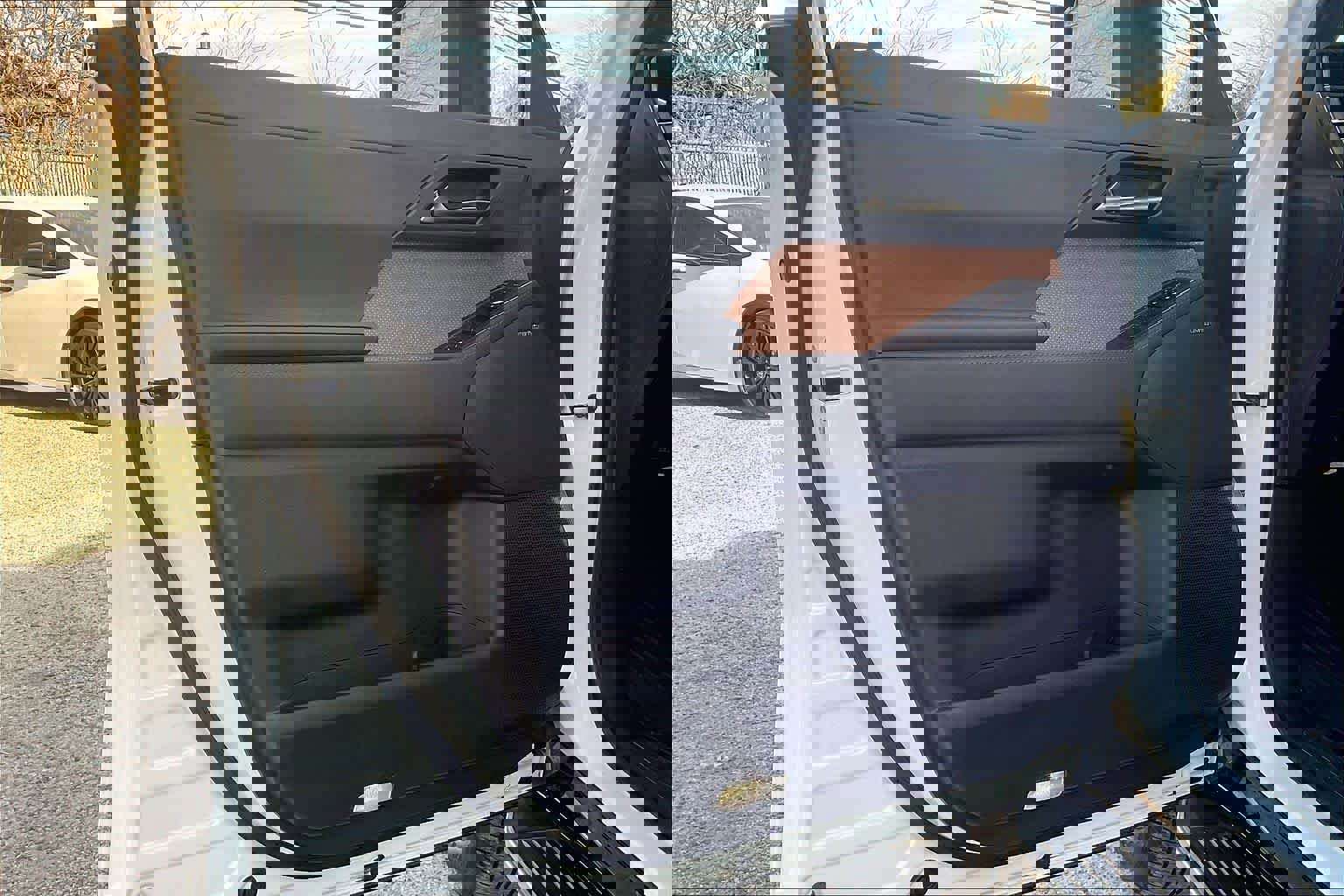 Used 2024 Lexus GX 550 w/ Accessory Package (2T) image 21