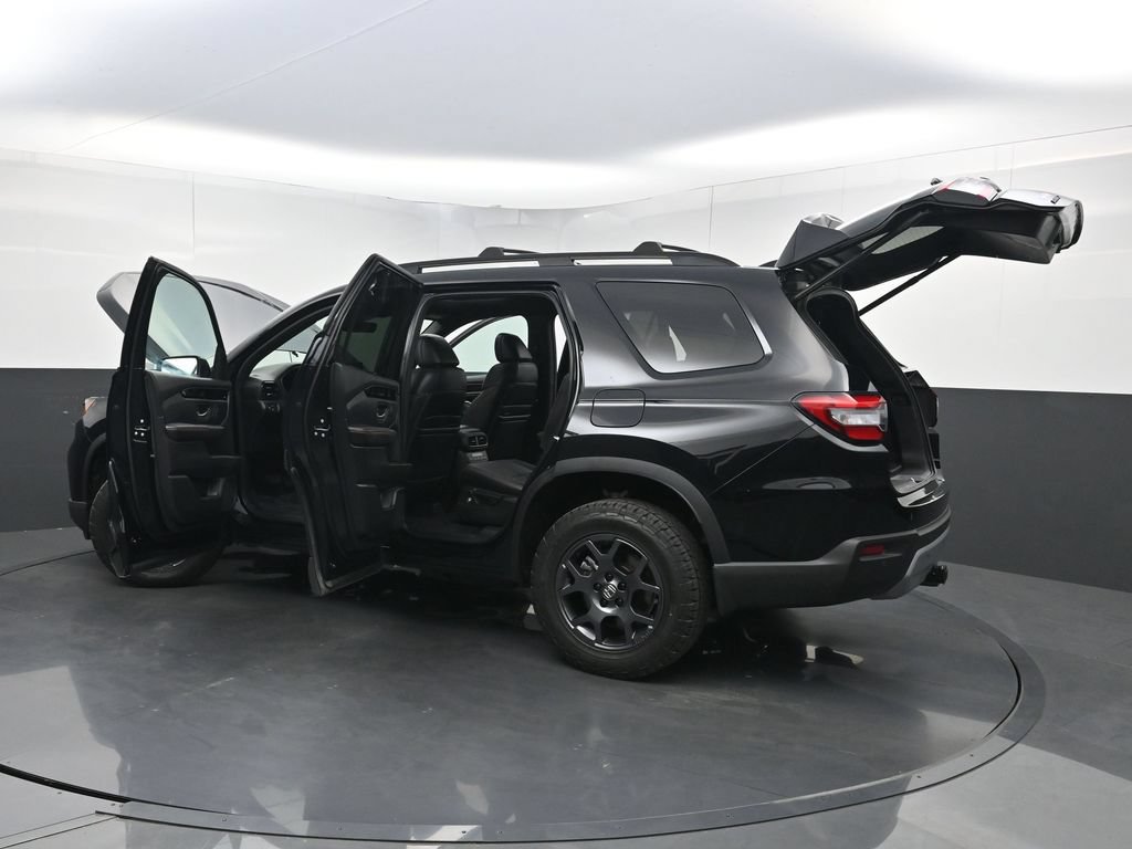 Used 2024 Honda Pilot TrailSport image 39