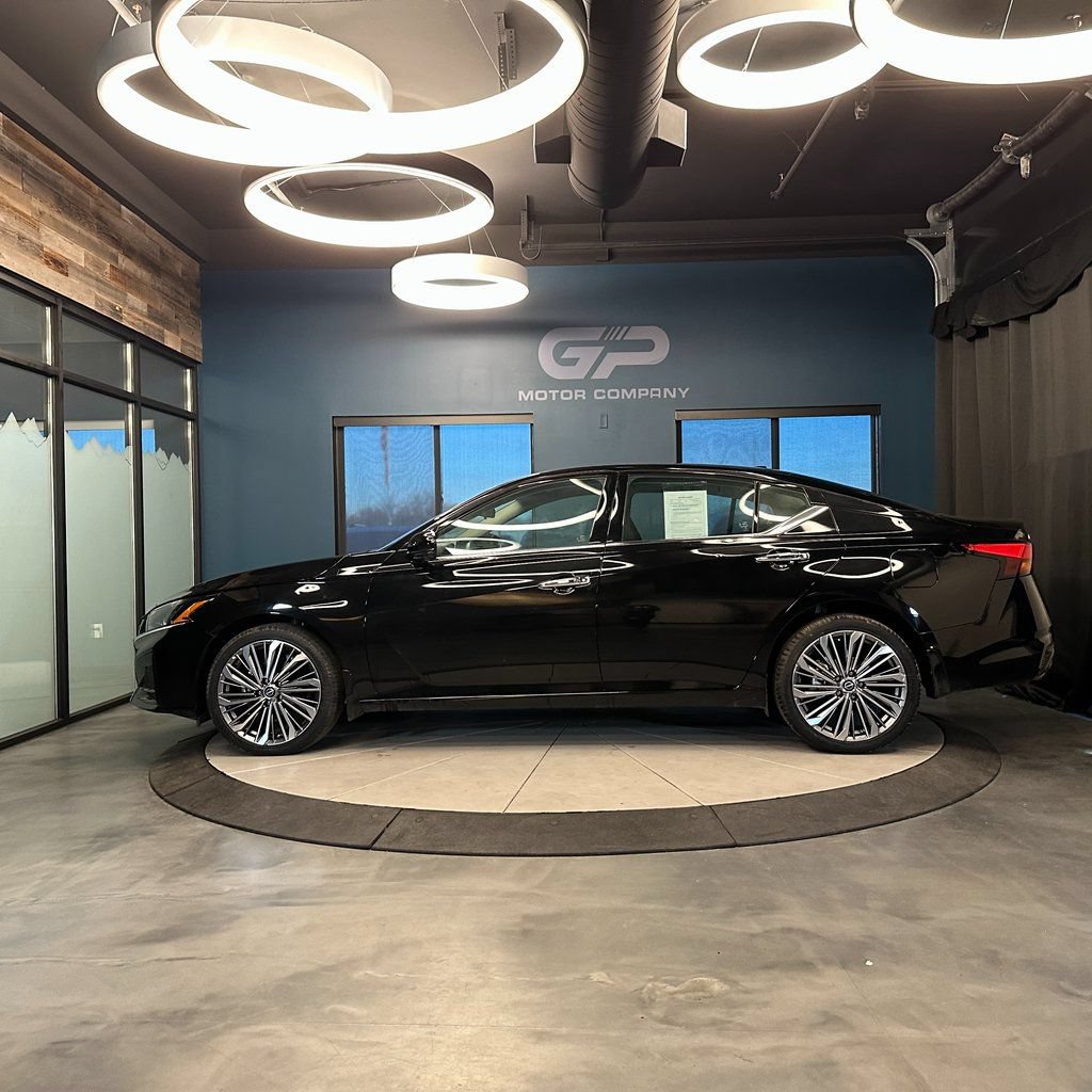 Used 2023 Nissan Altima 2.5 SL AWD/4WD image 6