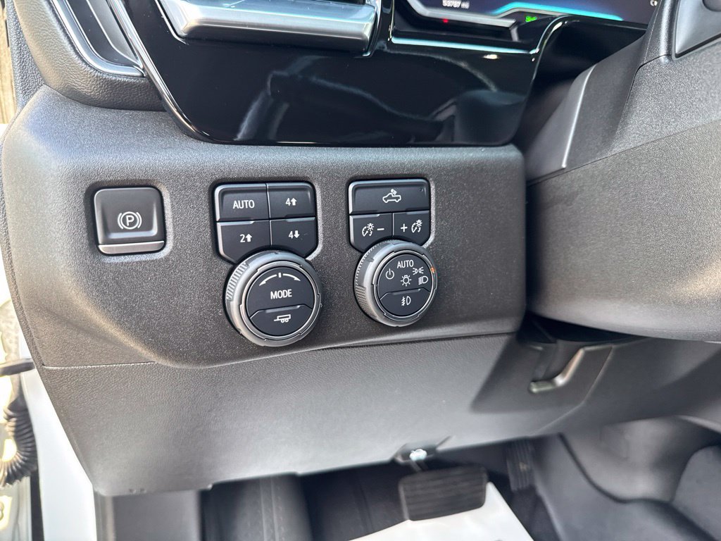 Used 2022 Chevrolet Silverado 1500 RST AWD/4WD image 24