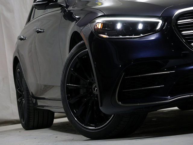 Certified 2024 Mercedes-Benz S 580 4MATIC Sedan w/ AMG Line image 4