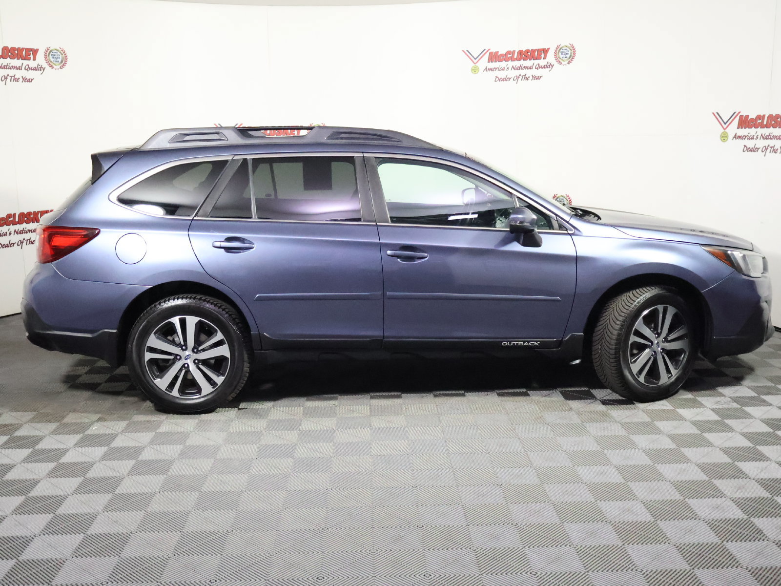 Used 2018 Subaru Outback 3.6R Limited AWD/4WD image 3