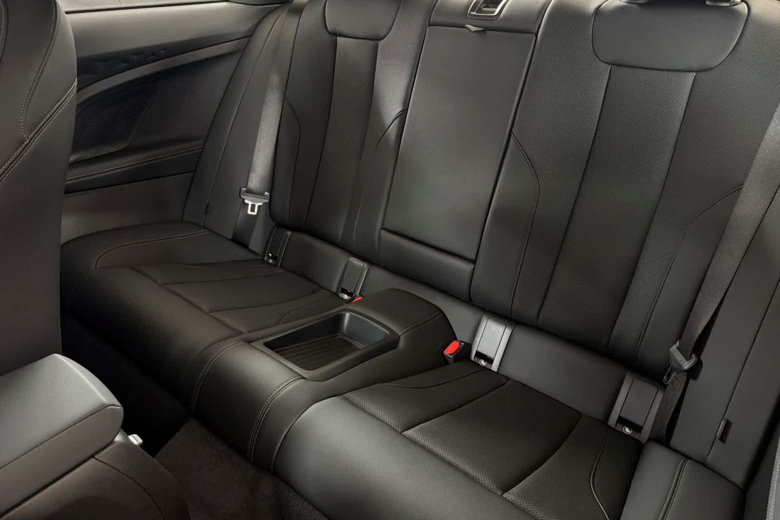 New 2026 BMW 230i Coupe w/ Premium Package RWD image 4