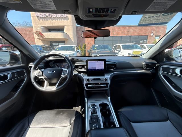 Certified 2022 Ford Explorer XLT w/ Equipment Group 202A image 17