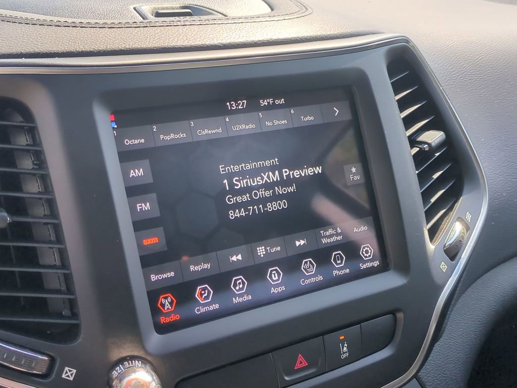 Used 2022 Jeep Cherokee Latitude w/ Sun & Sound Group image 18