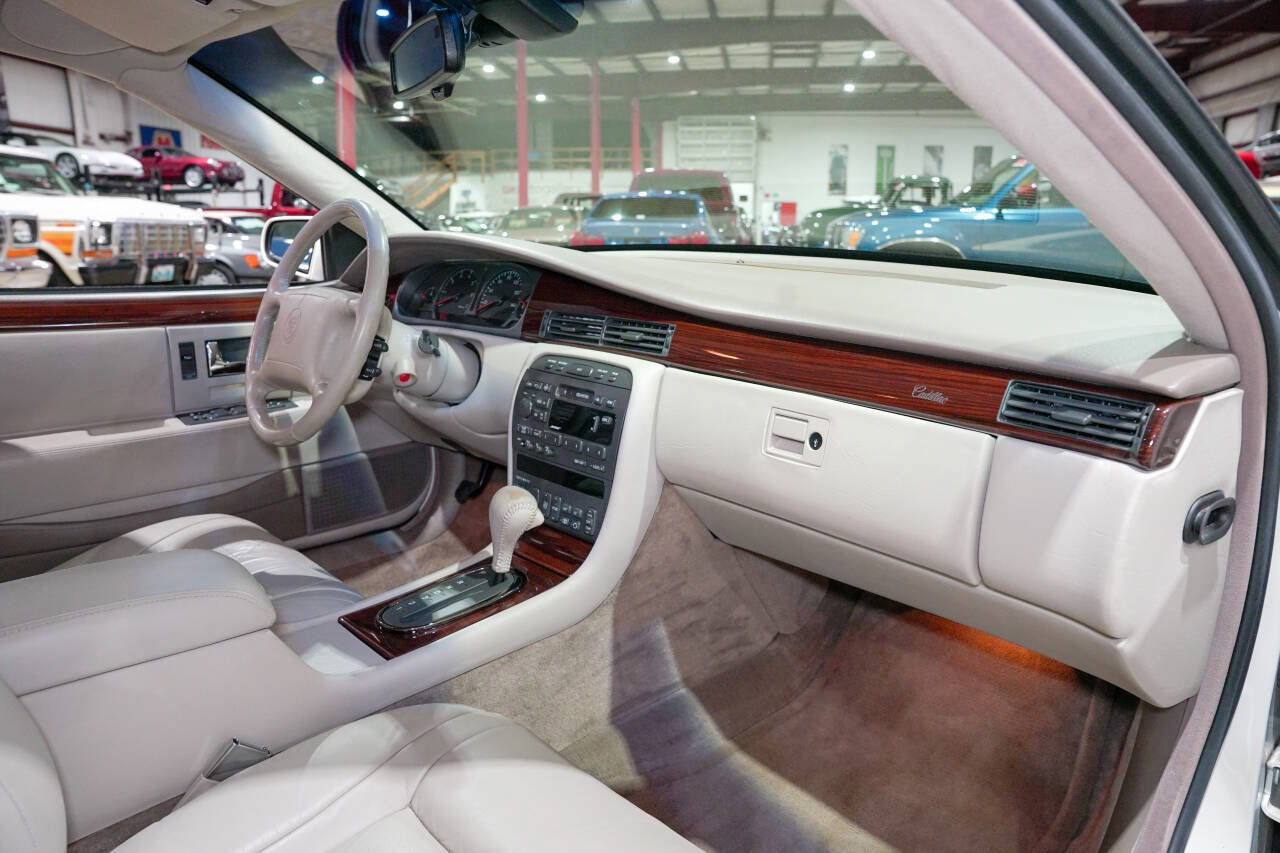 Used 1996 Cadillac Seville STS FWD image 37