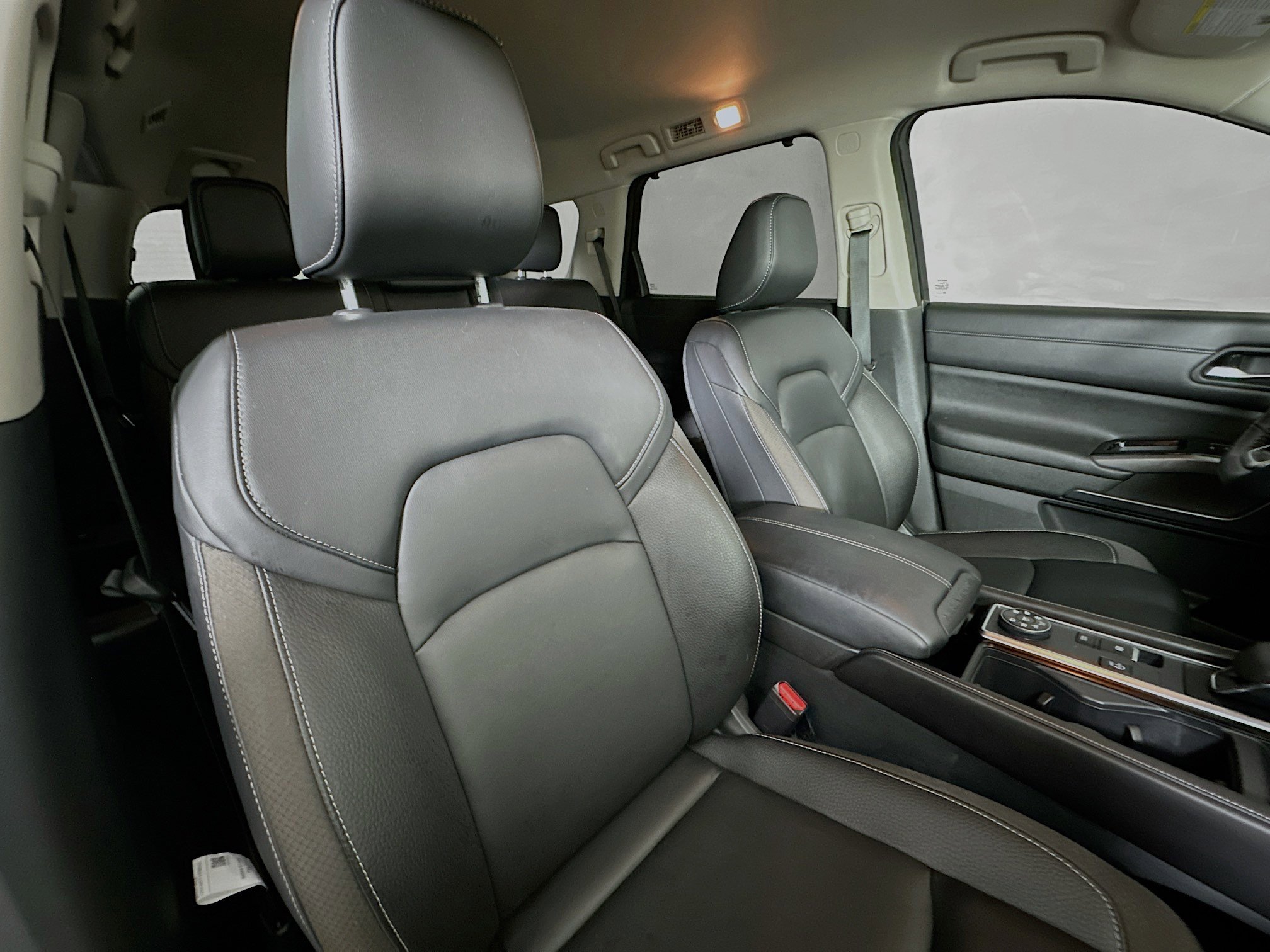 Used 2023 Nissan Pathfinder SL image 29