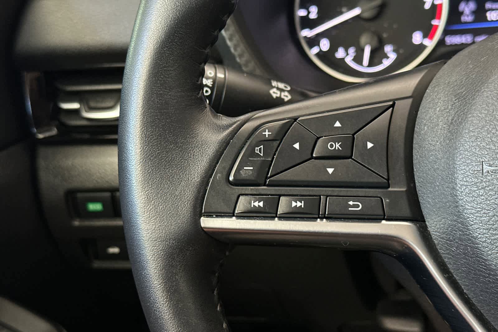 Used 2020 Nissan Sentra SV FWD image 24