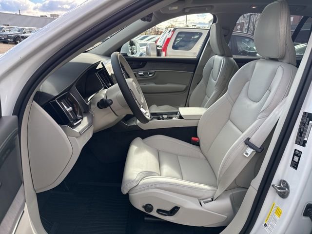 New 2026 Volvo XC90 B6 Ultra w/ Protection Package image 11