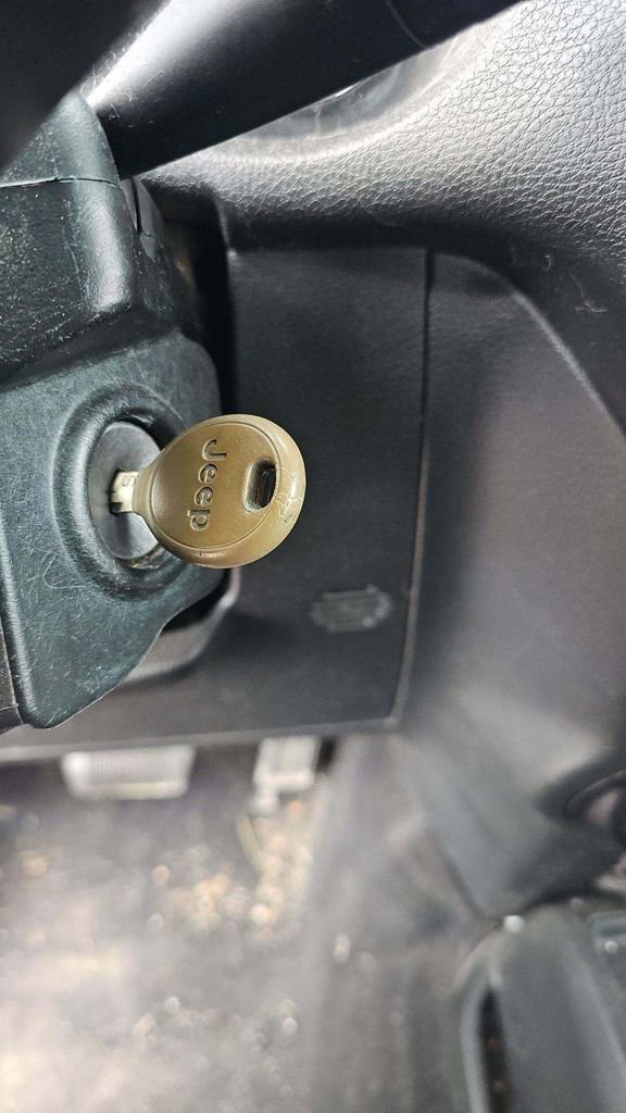 Used 2017 Jeep Wrangler Sport w/ Connectivity Group image 10