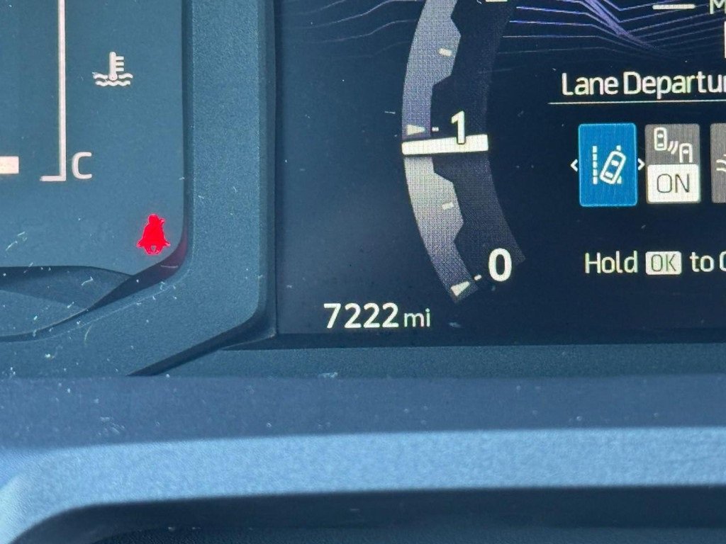 Certified 2025 Toyota Tacoma SR5 image 20