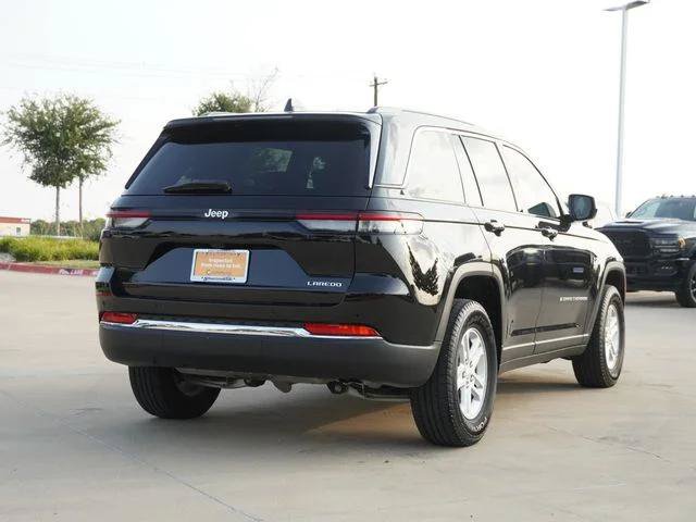 Certified 2024 Jeep Grand Cherokee Laredo RWD image 9