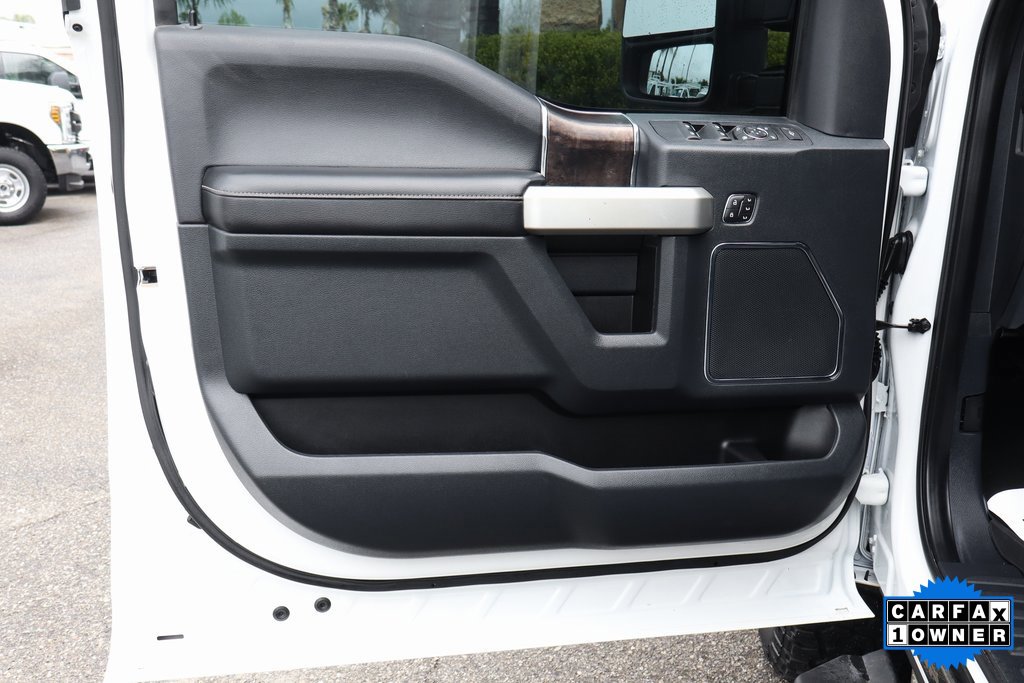 Used 2022 Ford F350 Lariat w/ Black Appearance Package image 13