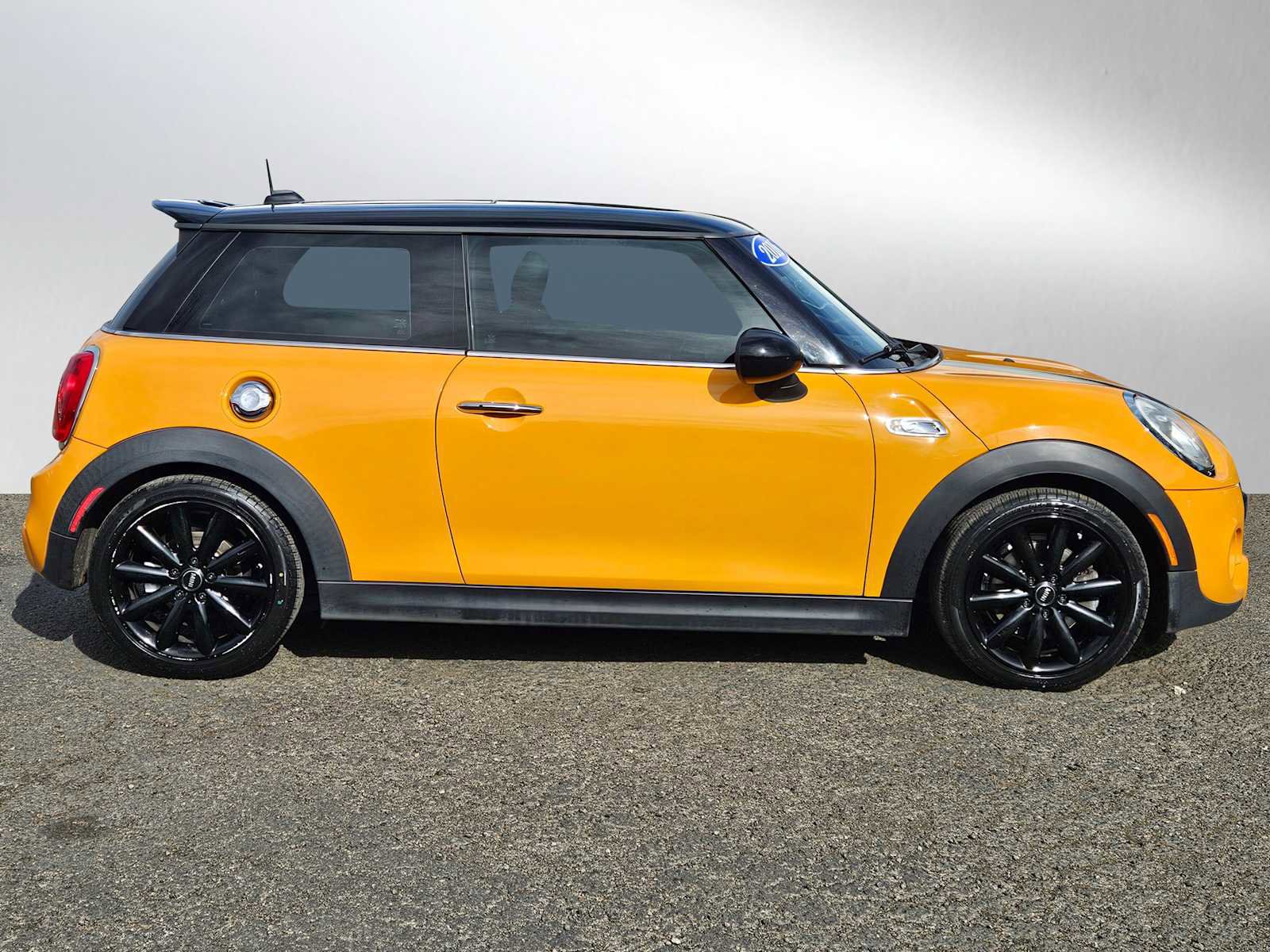 Used 2016 MINI Cooper S image 2