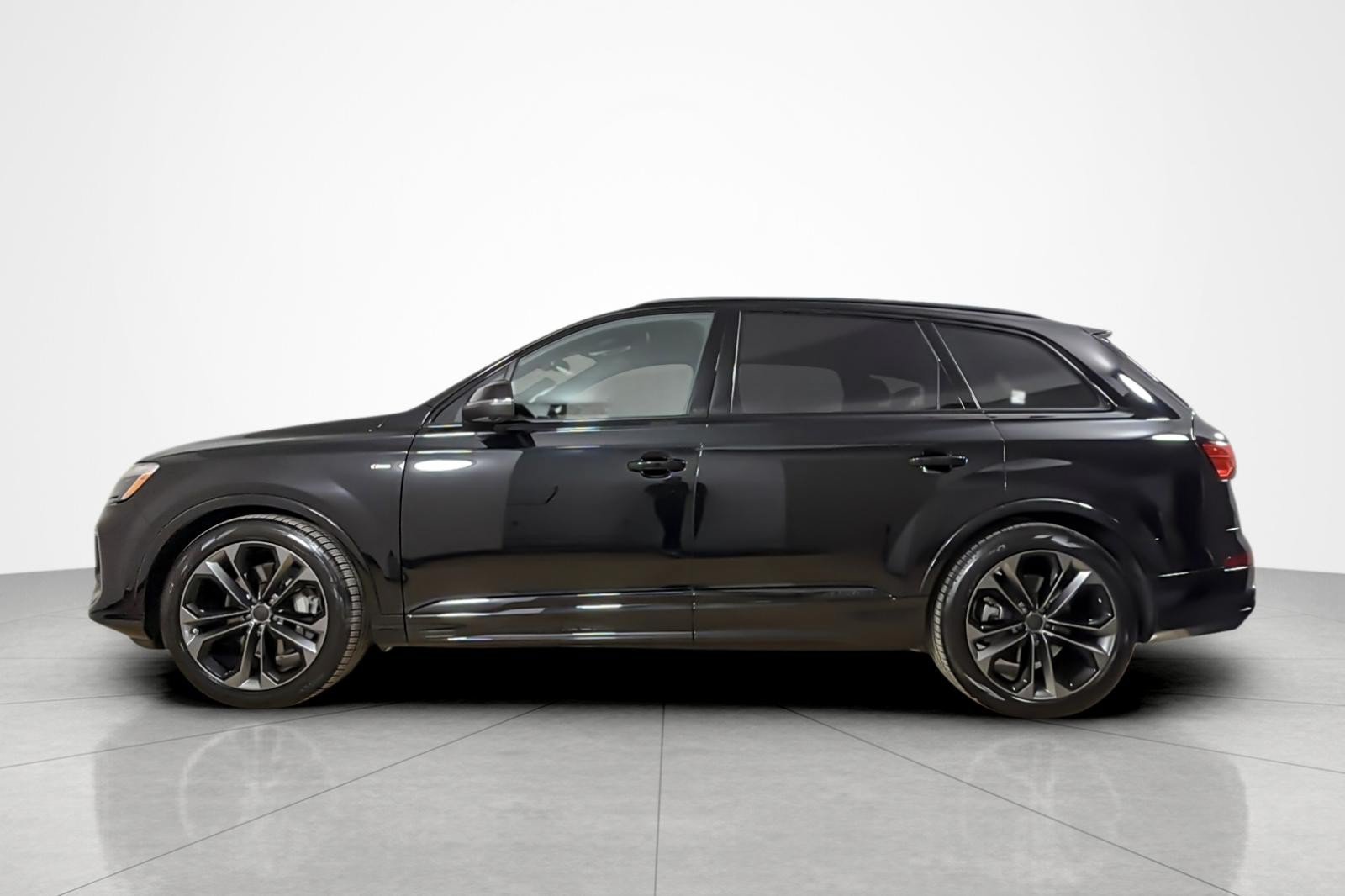 Used 2026 Audi Q7 Premium Plus AWD/4WD image 2