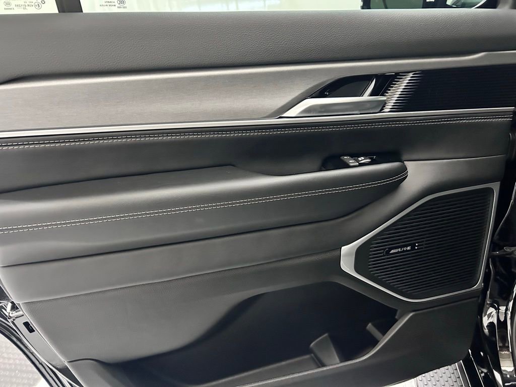 New 2026 Jeep Grand Wagoneer Limited w/ 8-Passenger Seating Package image 13