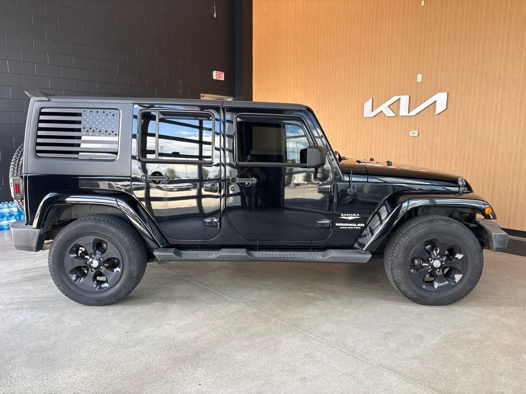 Used 2013 Jeep Wrangler Unlimited Sahara w/ Connectivity Group AWD/4WD image 15