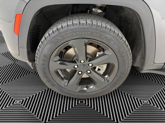 Used 2023 Jeep Grand Cherokee L Laredo AWD/4WD image 9
