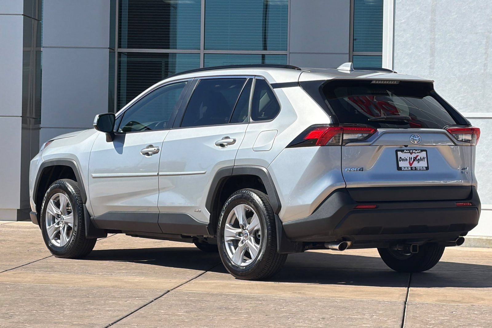 Used 2025 Toyota RAV4 XLE AWD/4WD image 6