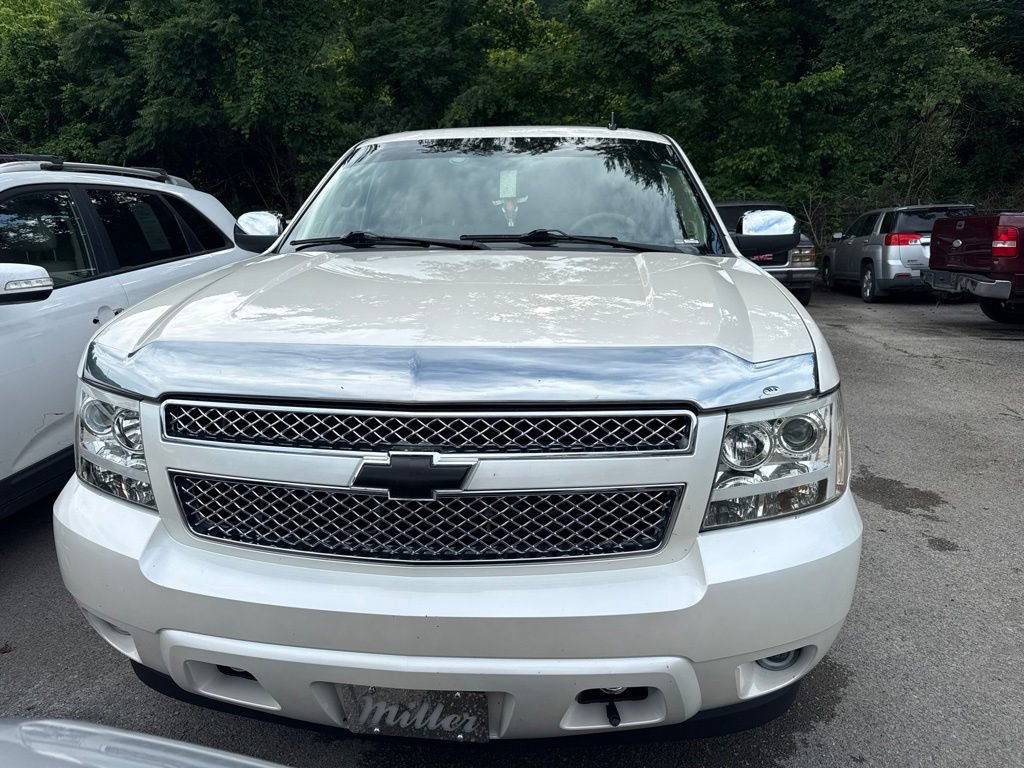 Used 2013 Chevrolet Tahoe LTZ AWD/4WD image 2