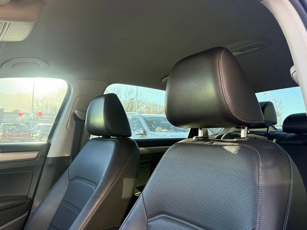 Used 2020 Volkswagen Passat 2.0T SE image 11