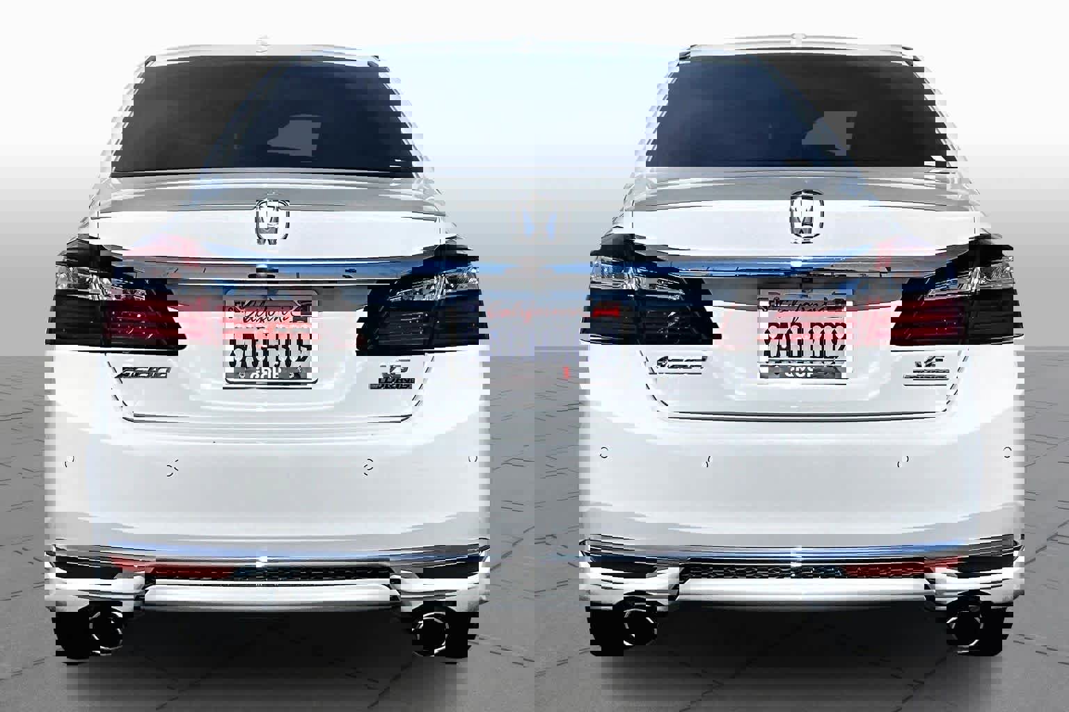 Used 2017 Honda Accord Touring image 4