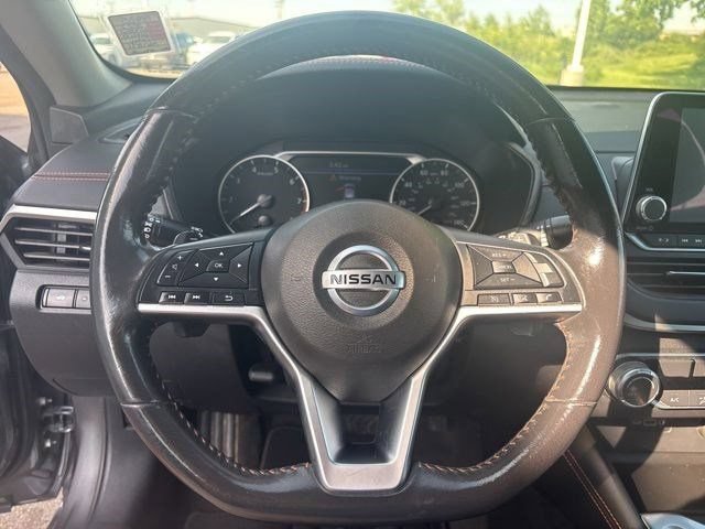 Used 2022 Nissan Altima 2.5 SR AWD/4WD image 16