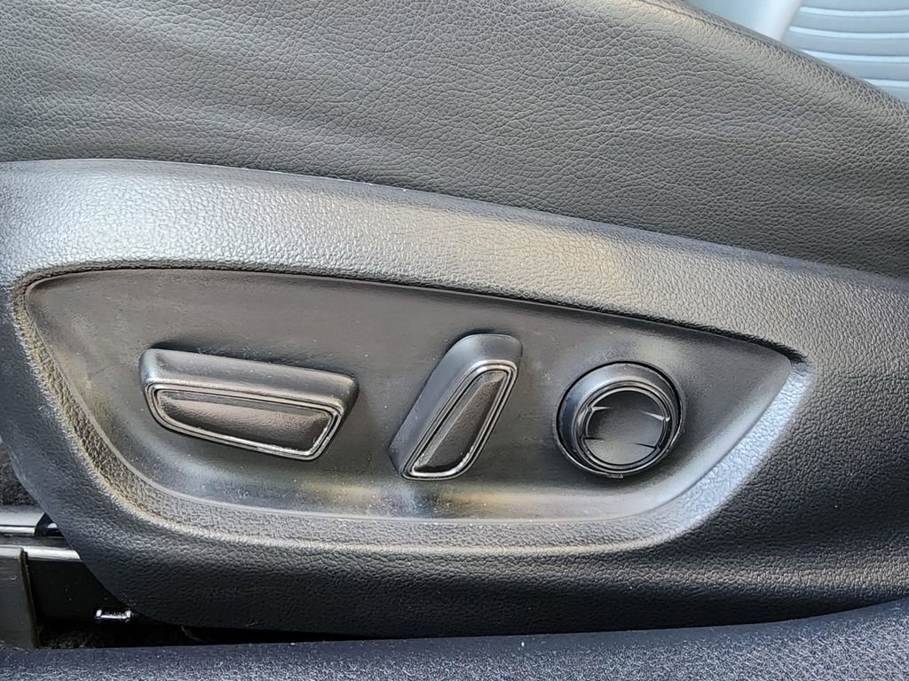 Used 2024 Toyota Camry SE FWD image 16