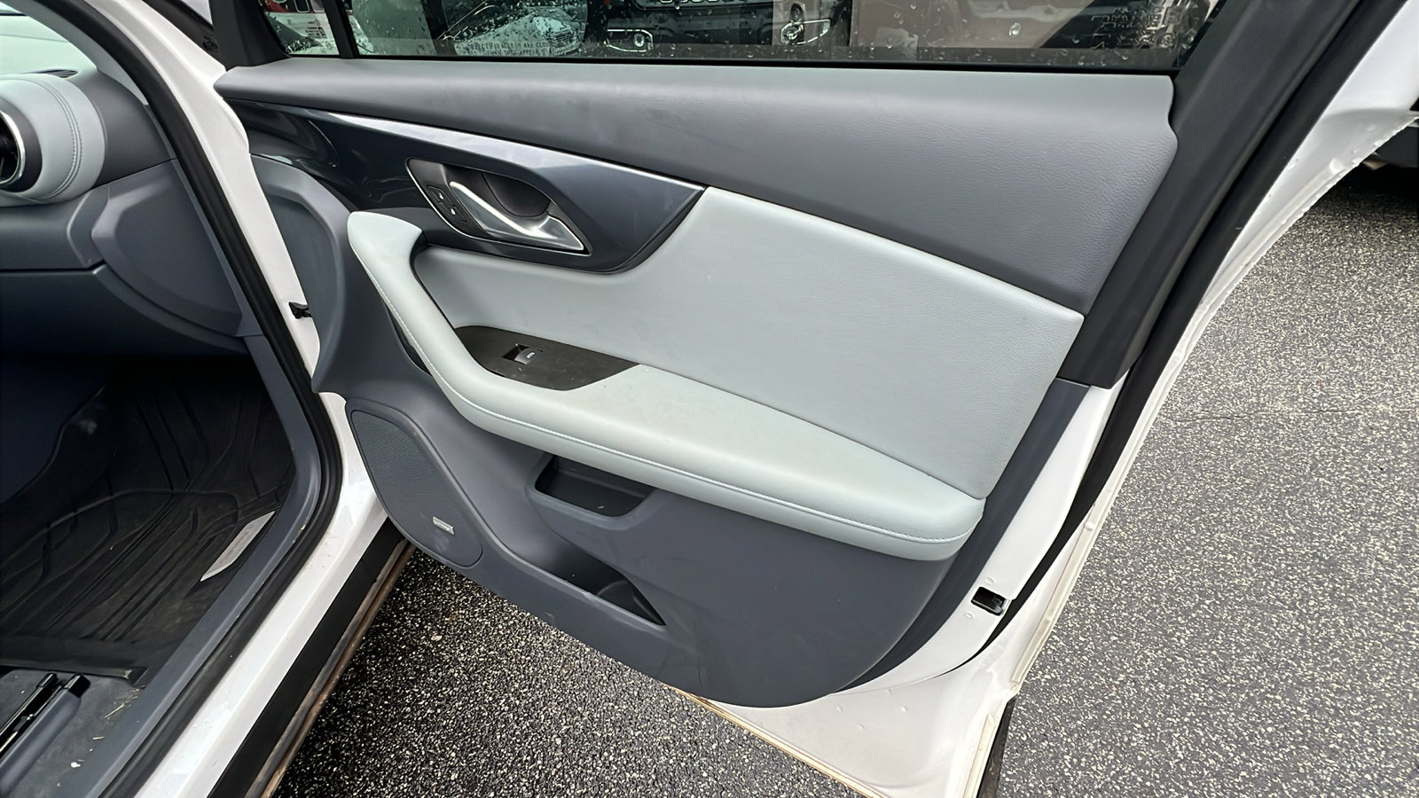 Used 2022 Chevrolet Blazer LT w/ Sound & Technology Package image 19