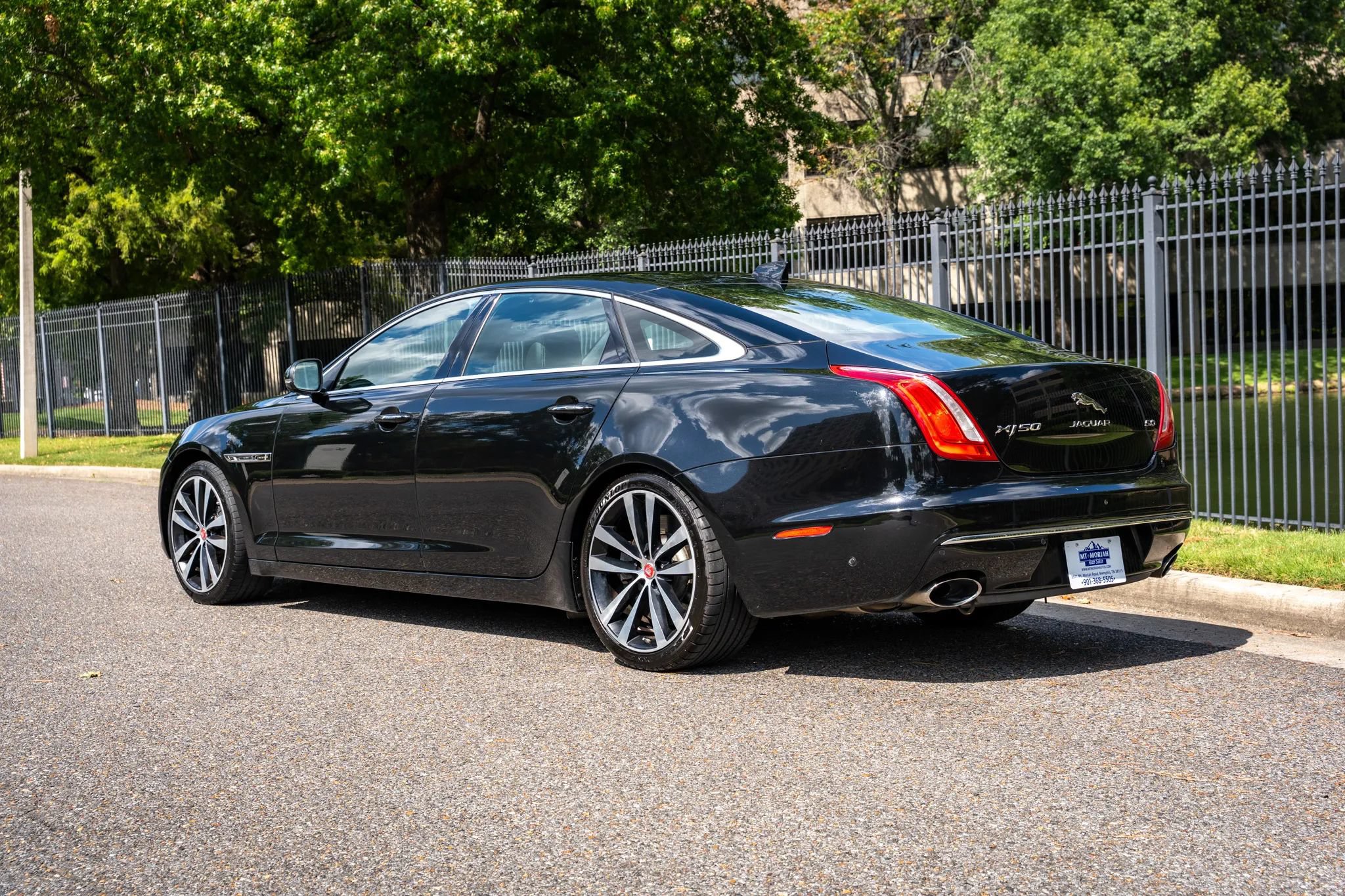 Used 2019 Jaguar XJ L Supercharged RWD image 8