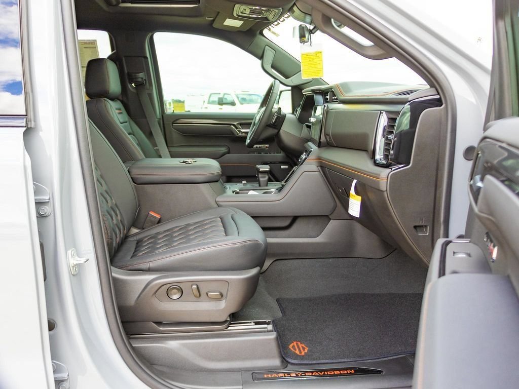 New 2025 GMC Sierra 1500 AT4 w/ AT4 Premium Package AWD/4WD image 14
