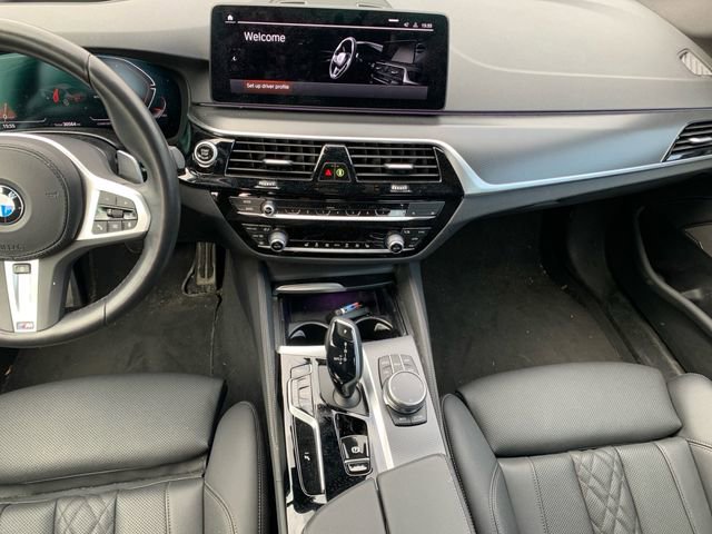 Used 2023 BMW 540i xDrive w/ M Sport Package image 11