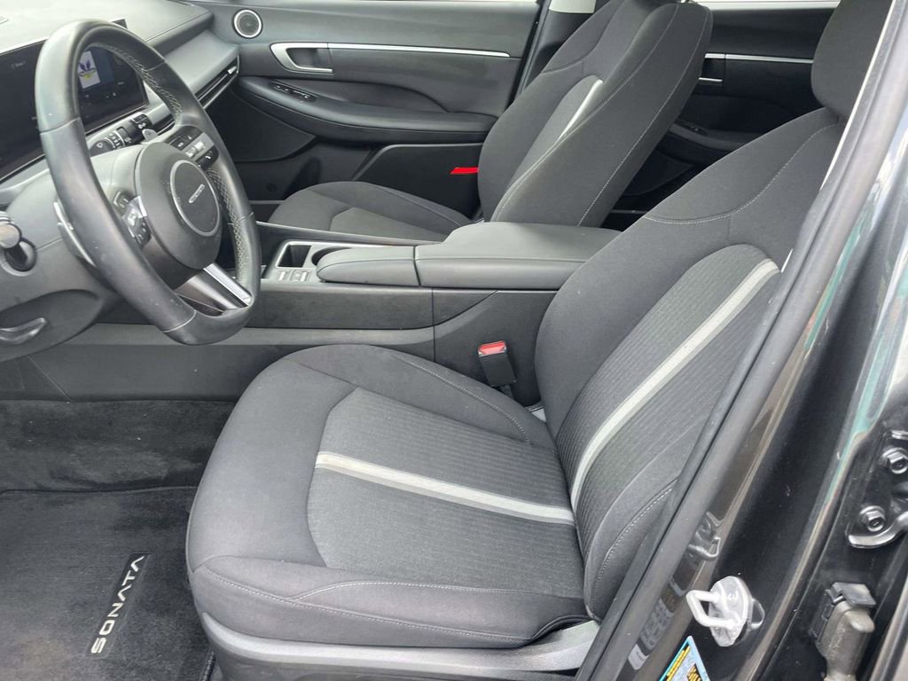 Used 2024 Hyundai Sonata SEL w/ Convenience Package FWD image 12
