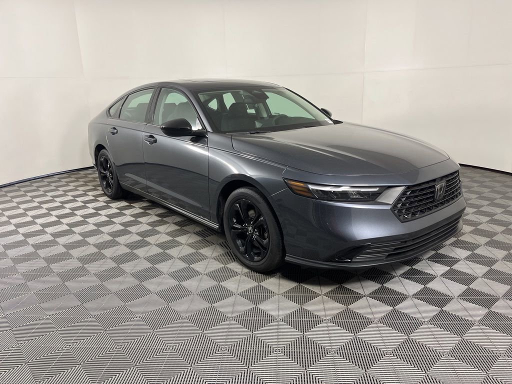Used 2025 Honda Accord SE image 6