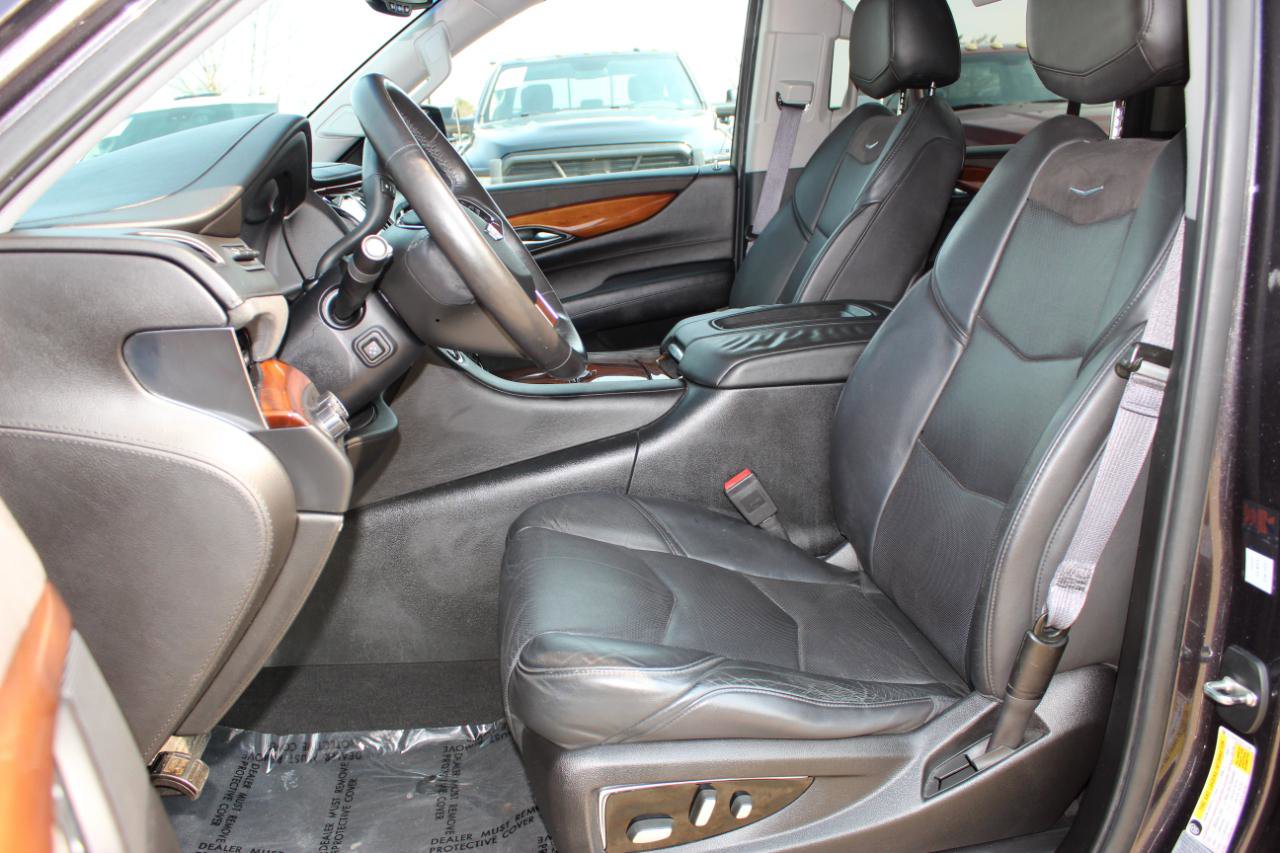 Used 2016 Cadillac Escalade ESV Luxury AWD/4WD image 12