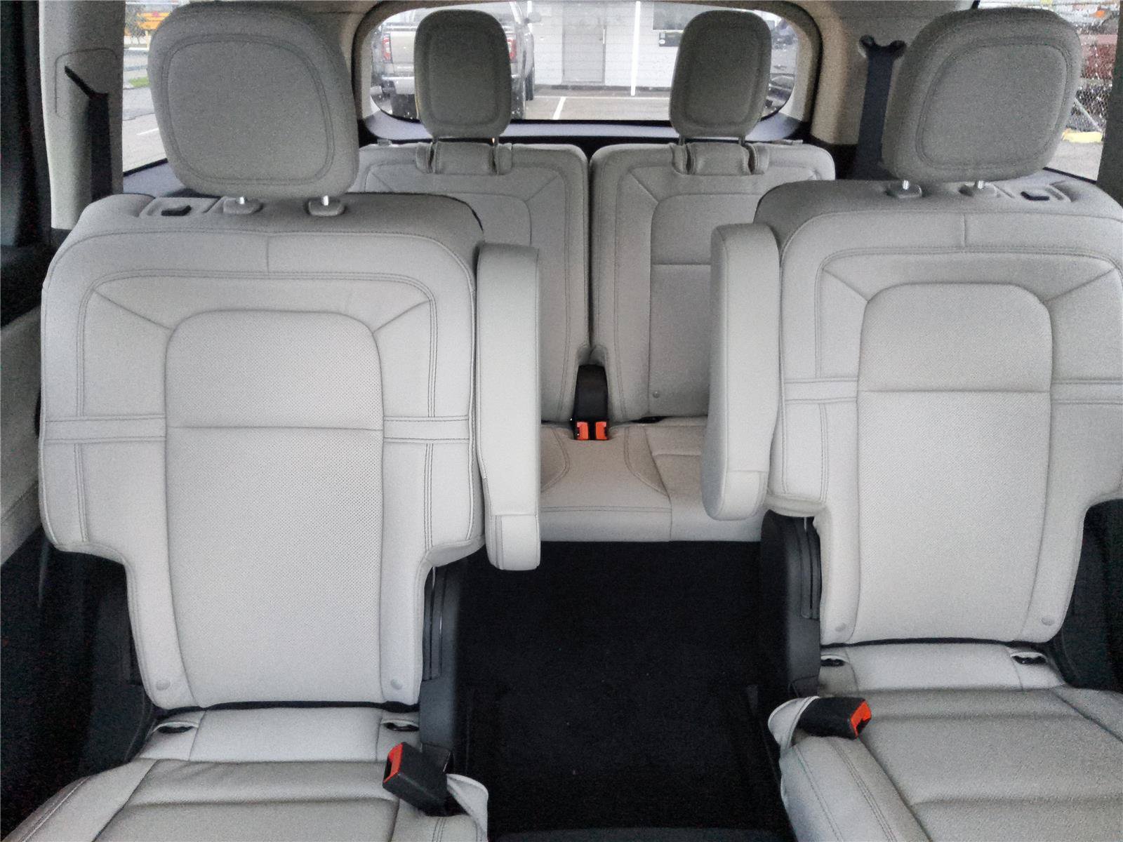 New 2027 Lincoln Aviator Reserve w/ Jet Appearance Package RWD image 22