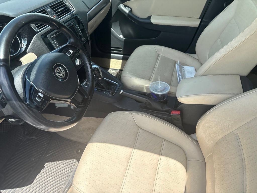 Used 2015 Volkswagen Jetta TDI SE FWD image 4