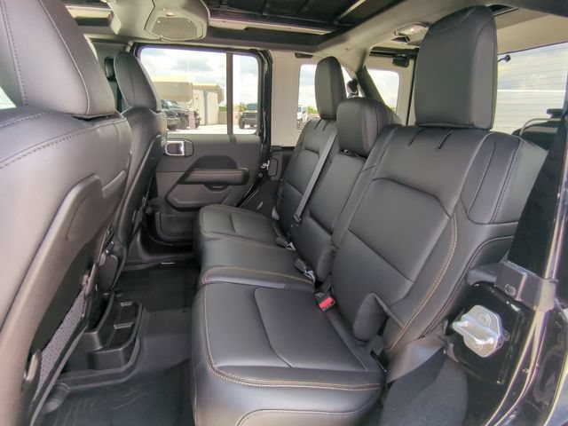 New 2026 Jeep Wrangler Unlimited Sahara AWD/4WD image 15