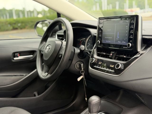 Used 2021 Toyota Corolla LE FWD image 31