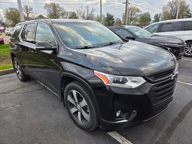 Used 2021 Chevrolet Traverse LT w/ LT Premium Package image 3